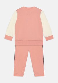 Guess NEW BORN GIRL ACTIVE SET - Mikina so zipsom - cream/pink