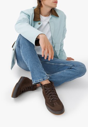 RYŁKO Botines con cordones - brown