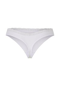 Witte katoenen string met een kanten rand langs de tailleband. Zachte textuur, minimalistisch ontwerp en een lage taille.