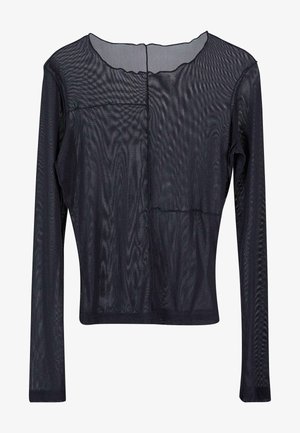 Svart långärmad topp i genomskinligt tyg, med en skaldad halsringning och sömdetalj över bröstet. Slät, lätt känsla.