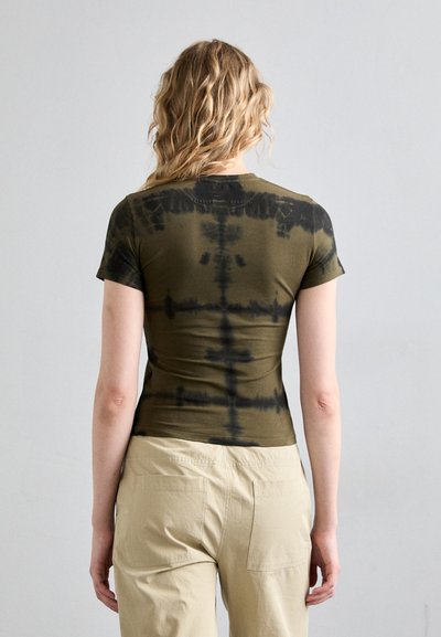 Proenza Schouler White Label BREWER IN GRID TIE DYE - T-shirts med print - khaki