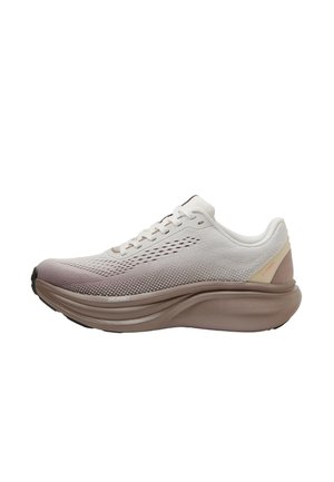 Jasnobeżowy i taupe but do biegania z grubą wyściełaną podeszwą, cholewką z siateczki oraz sznurowaniem, widziany z boku na białym tle.