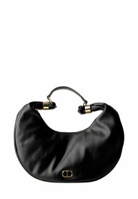 Borsa a tracolla in pelle nera con una forma curva, caratterizzata da un logo e dettagli in metallo color oro. Texture morbida con spallacci corti annodati.