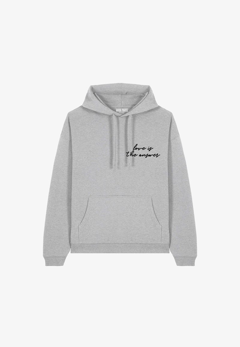 Hoodie gris en mélange de coton ; présente une poche avant, une capuche avec cordon de serrage, et un texte en écriture noire "l'amour est la réponse" sur la poitrine.