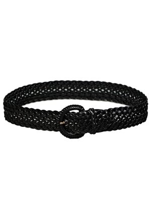 Mustasta synteettisestä materiaalista valmistettu kudottu vyö, jossa on pyöreä solki ja monimutkainen punottu kuvio. Sileä pinta ja joustava istuvuus.