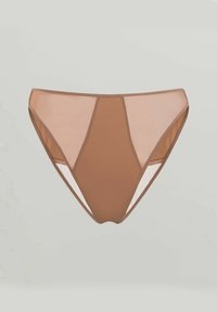 Perizoma da donna marrone con pannelli laterali trasparenti esposto su uno sfondo grigio chiaro uniforme.