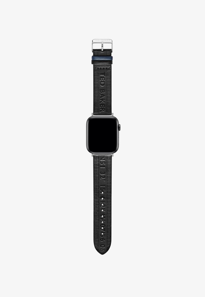 Correa de reloj inteligente de cuero negro con acabado texturizado, que presenta un logotipo en relieve y hebilla ajustable para un mejor ajuste. Se muestra una esfera cuadrada del reloj.