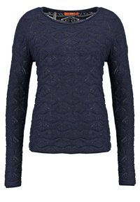 Pull en maille bleu marine à manches longues avec motif texturé festonné et col rond.