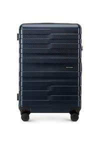 Hartschalen- schwarzer Koffer mit strukturierten horizontalen Rillen, vier Rädern und einem Markenlabel "Wittchen" auf der Vorderseite.