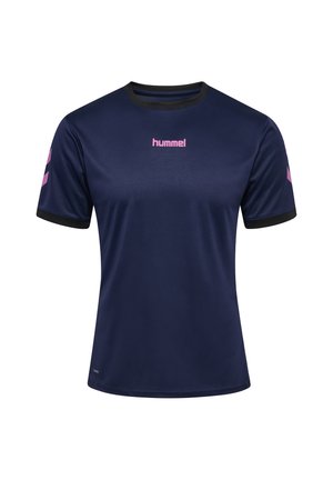 Marineblaues kurzärmeliges Sportshirt mit schwarzem Kragen und Bündchen, pinkes "hummel"-Logo auf der Brust und pinke Chevron-Streifen an den Ärmeln.