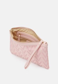 Valentino Bags PUNCH - Carteira de mão - cipria