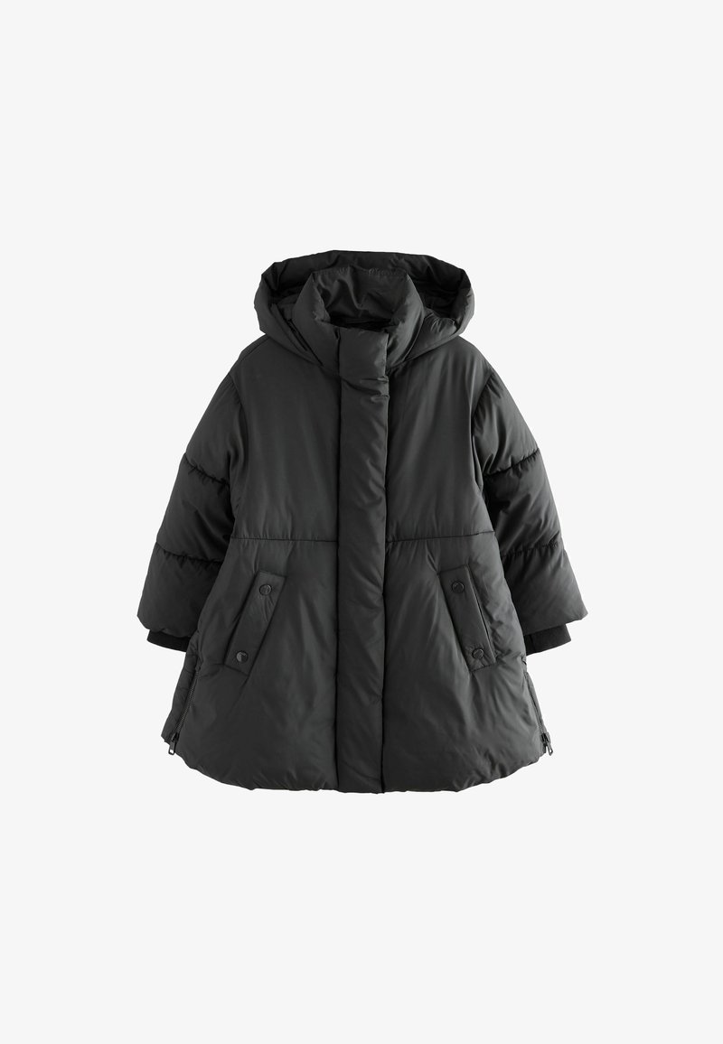 Sort pufferjakke med høj krave, lynlås foran og knaplommer. Designet har en afslappet facon og kviltet tekstur.