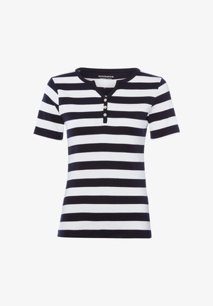 Czarna i biała koszulka w poziome paski z krótkim rękawem, dekoltem henley i trzema guzikami z przodu, pośrodku.
