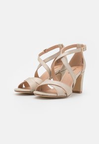s.Oliver Sandals - champagne