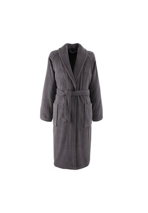 Peignoir long en polaire gris foncé avec col châle, deux poches avant et ceinture à nouer à la taille.