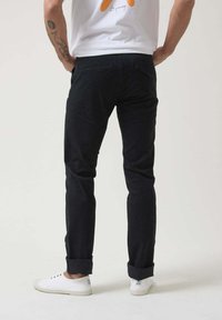 ALTONADOCK PINZAS - Pantalones chinos - black