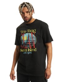 Sort bomuld t-shirt med et farverigt Wu-Tang Clan grafik og teksten "Staten Island". Korte ærmer, afslappet pasform og glat tekstur.
