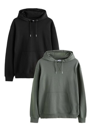 Zwarte en olijfgroene hoodies met voorzakken en trekkoorden op een witte achtergrond.