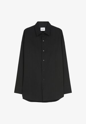 Zwarte button-up shirt met een klassieke kraag, lange mouwen en een rechte zoom. Gemaakt van soepele stof met een subtiele textuur.