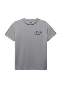 Grå T-shirt lavet af glat stof, med korte ærmer og rund hals. Den har sort tekst, der står "UNIVERSITETET I CHICAGO" på fronten.
