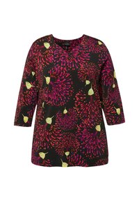 Top nero con maniche a 3/4 caratterizzato da un motivo floreale in vivaci tonalità di rosso, viola e giallo. Design a scollatura a V, texture morbida e vestibilità comoda.