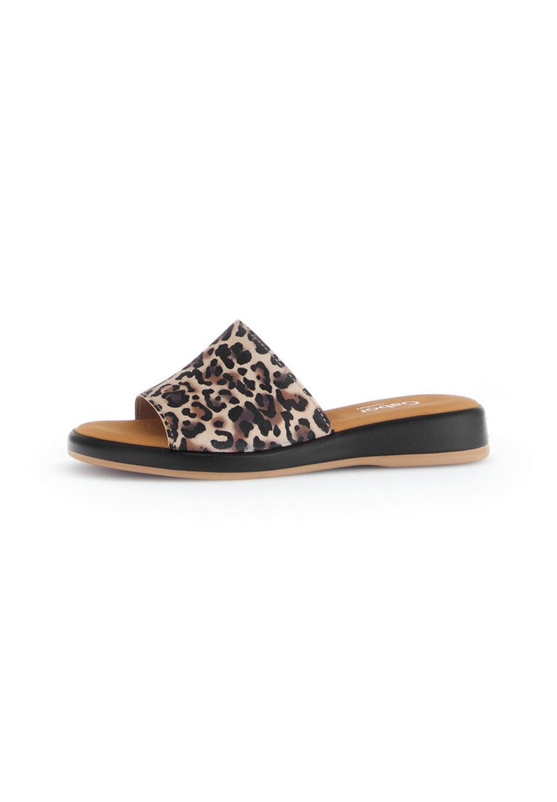 Infradito con stampa leopardo, con ampia punta aperta, suola nera e soletta marrone chiaro. Texture liscia e design casual per un facile utilizzo.
