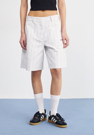 SHORT - Šorti - off white/night indigo