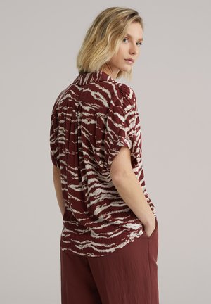 Blúzka so zapínaním na gombíky - vintage red