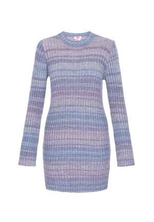 Vestido de manga larga acanalado en tonos degradados de azul y púrpura, con cuello redondo y diseño ajustado. Textura suave, longitud a mitad del muslo.