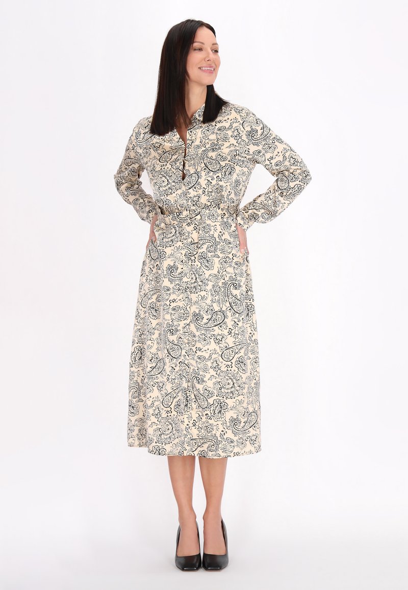 usha Ingruha - cream black