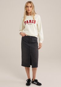 WE Fashion Sweater - white