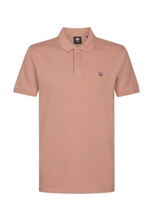 Tricou polo cu mâneci scurte, într-o nuanță roz-prafuit, realizat din bumbac, cu un căptușeală cu trei nasturi și un mic patch cu logo pe pieptul stâng. Textură fină.