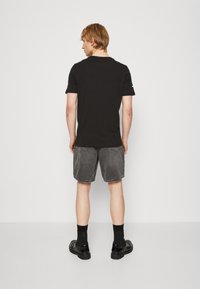 Puma BMW MMS ESS LOGO - Marškinėliai su spaudiniu - black