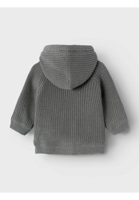 Felpa con cappuccio grigia in maglia, con un motivo testurizzato, maniche lunghe e dettagli a coste sui polsini e sull'orlo. Presenta un cappuccio sul retro.