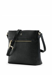 Czarna skórzana torebka na ramię o teksturowanym wykończeniu, z zamykaną na zamek kieszenią, regulowanym paskiem i złotymi akcentami.