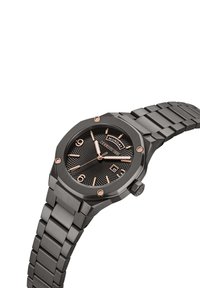 Orologio nero in metallo con cassa ottagonale, quadrante nero testurizzato, finiture in oro rosa e bracciale in acciaio inox. Presenta una finestra per la data.