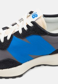 New Balance U327 UNISEX - Baskets basses - black