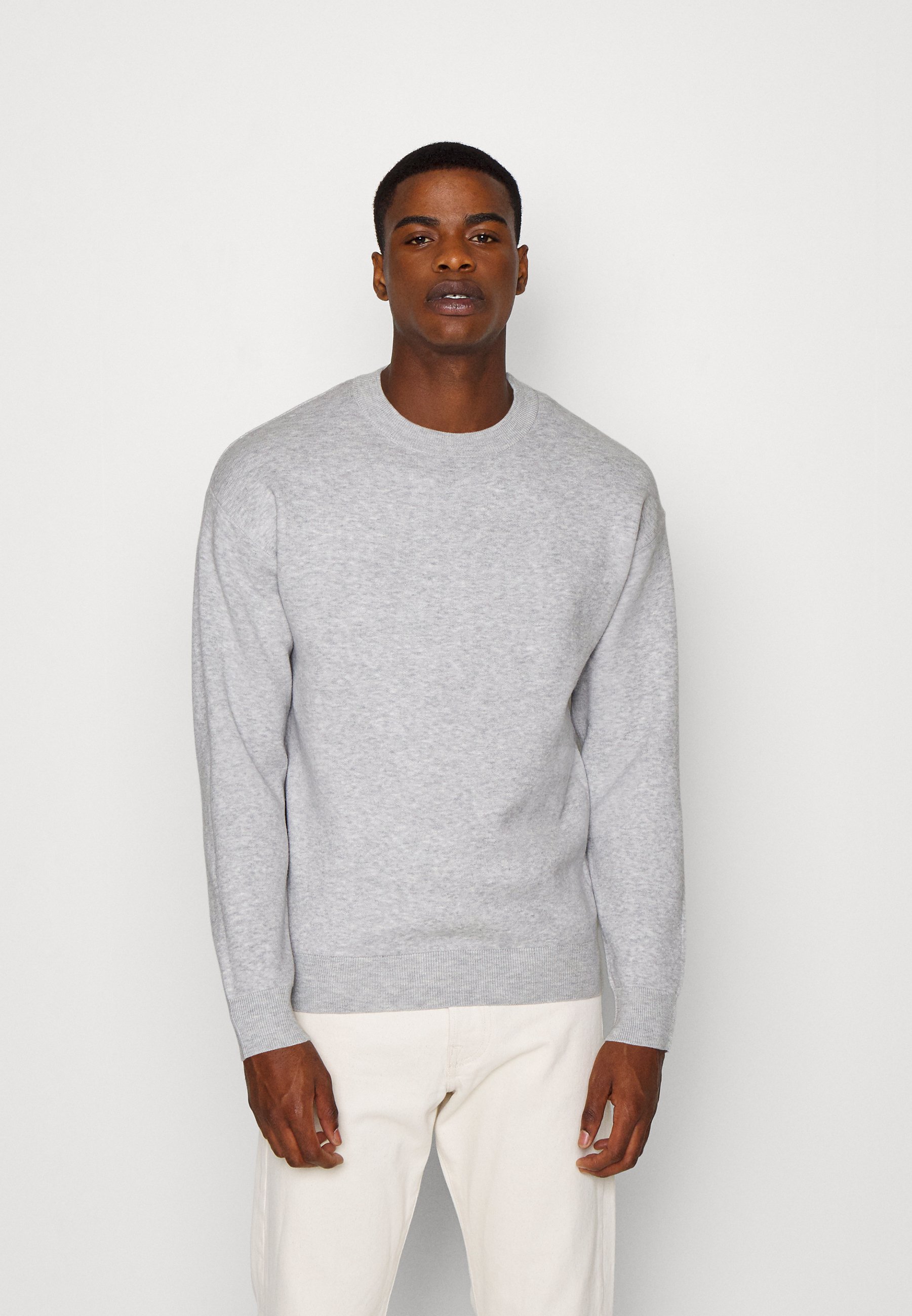 grey jumper plain