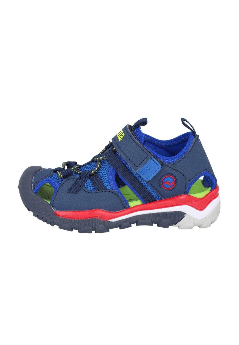 Zapatos de exterior para niños en color azul marino con parte superior de malla, acentos rojos y verdes, correas ajustables y suela texturizada para un buen agarre.
