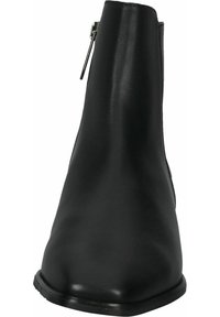 Bottine noire en cuir lisse, à forme effilée, fermeture éclair latérale et semelle plate. Design simple et épuré sans ornements.