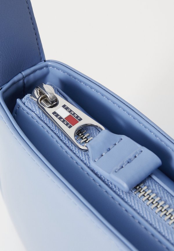 MUST SHOULDER BAG BOX - Handbag - clear water2