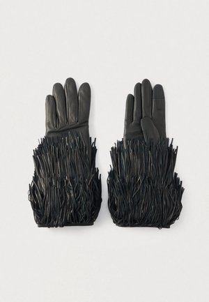 Guantes de cuero negro con flecos hechos de finas tiras de cuero. Los dedos están ajustados y los puños están decorados para aportar textura adicional.
