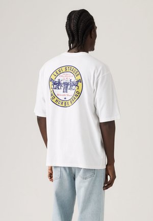 HALF SLEEVE - Potiskana majica - white