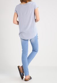 Zalando Essentials Blusa - light blue