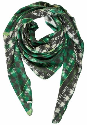 Écharpe à carreaux verts, noirs et blancs avec motif floral abstrait et détails de texte, pliée en boucle lâche avec des extrémités pointues.