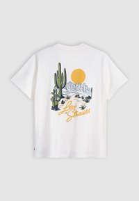 Levi's® RELAXED FIT TEE - Camiseta estampada - bright white