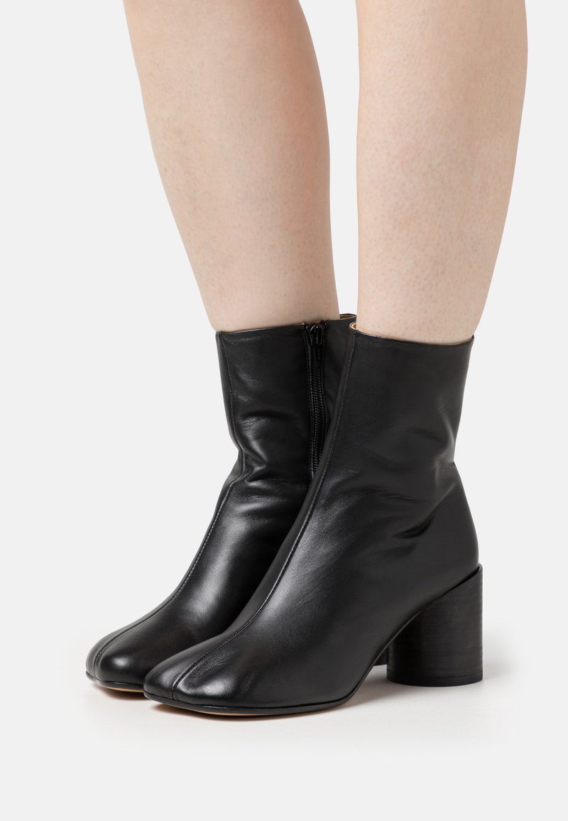 MM6 Maison Margiela BOOT - Classic ankle boots - black - Zalando 