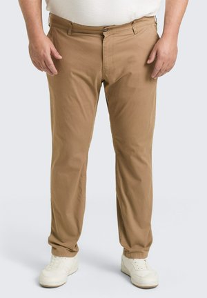 PLUS SIZE - TAPERED - Chino - caribou beige