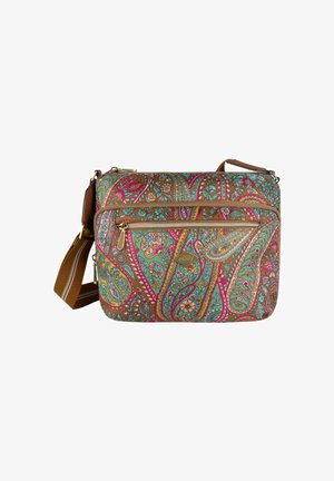 Mehrfarbige Schultertasche mit einem Paisleymuster in Pink, Türkis und Braun. Sie verfügt über eine Reißverschlusstasche an der Vorderseite und einen verstellbaren Träger.