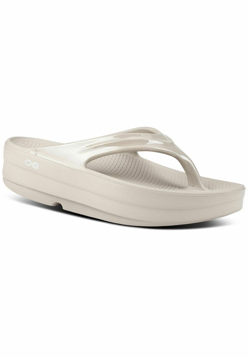 Oofos OOMEGA RECOVERY - Pool shoes - beige - Zalando